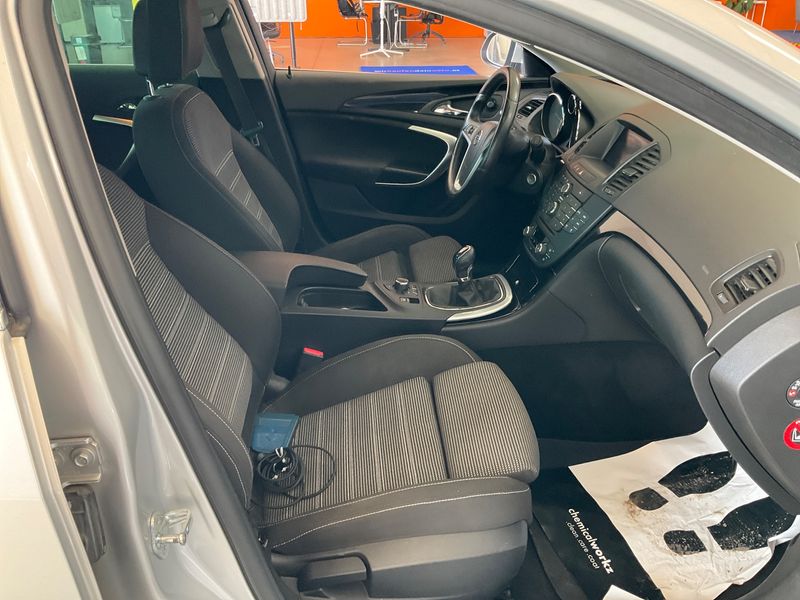 Opel Insignia Sports Tourer 2.0 CDTI Sport 4x4 2010 – снимка 3