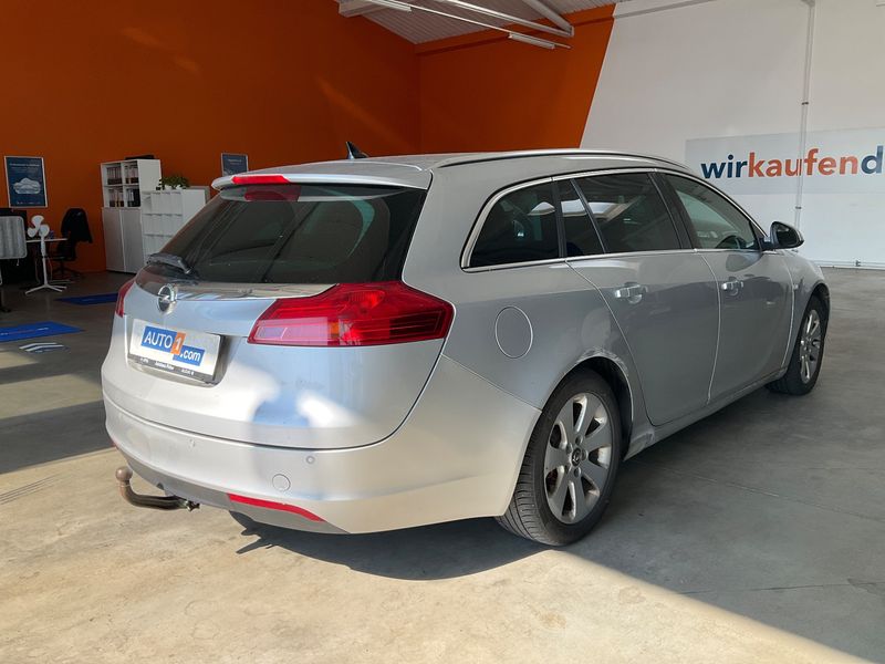 Opel Insignia Sports Tourer 2.0 CDTI Sport 4x4 2010 – снимка 2