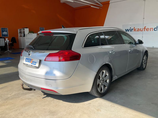 Opel Insignia Sports Tourer 2.0 CDTI Sport 4x4 2010 – снимка 2