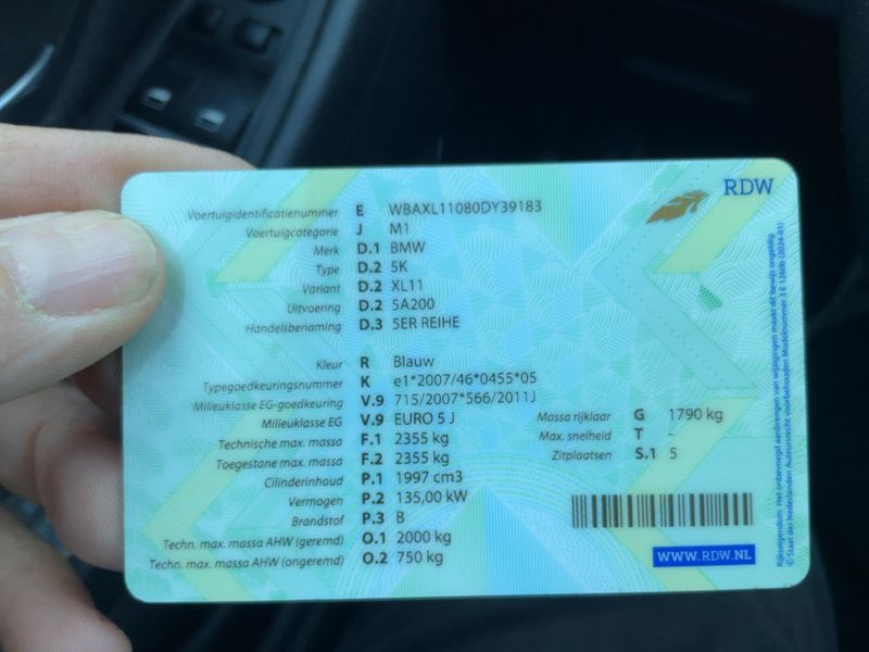 BMW 5er 520i 2012 – снимка 20