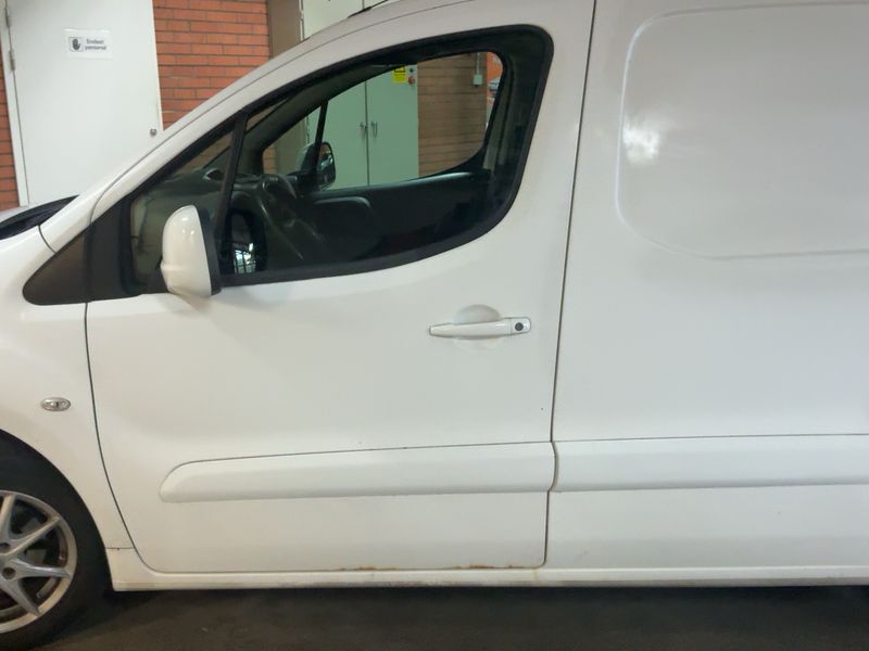 Peugeot Partner 1.6 Blue-HDi L2 Komfort Plus 2015 – снимка на щета