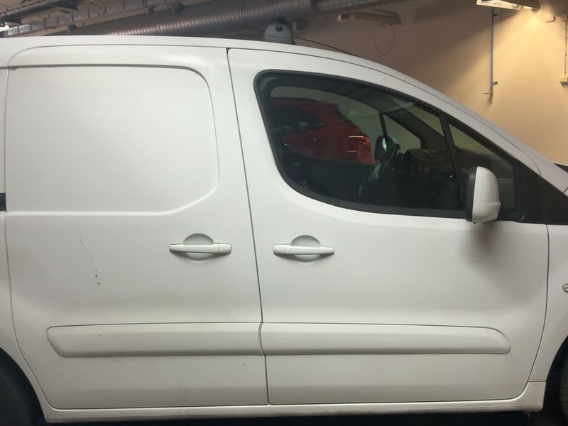Peugeot Partner 1.6 Blue-HDi L2 Komfort Plus 2015 – снимка на щета