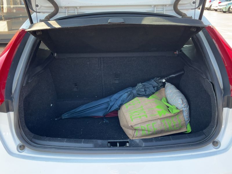 Volvo V40 1.6 D2 2013 – снимка 15