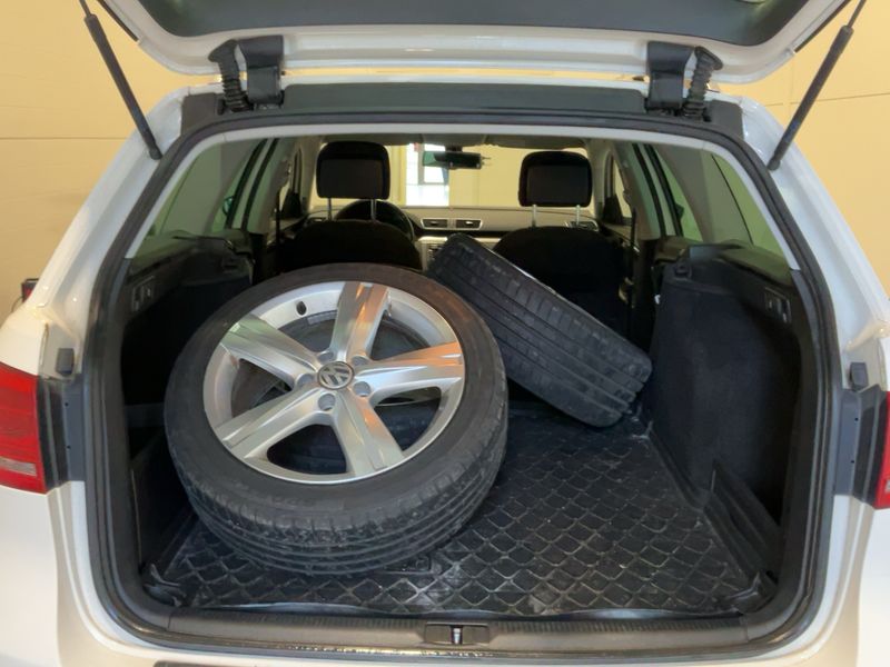 Volkswagen Passat 2.0 TDI Comfortline 4Motion BlueMotion Tech 2014 – снимка 16