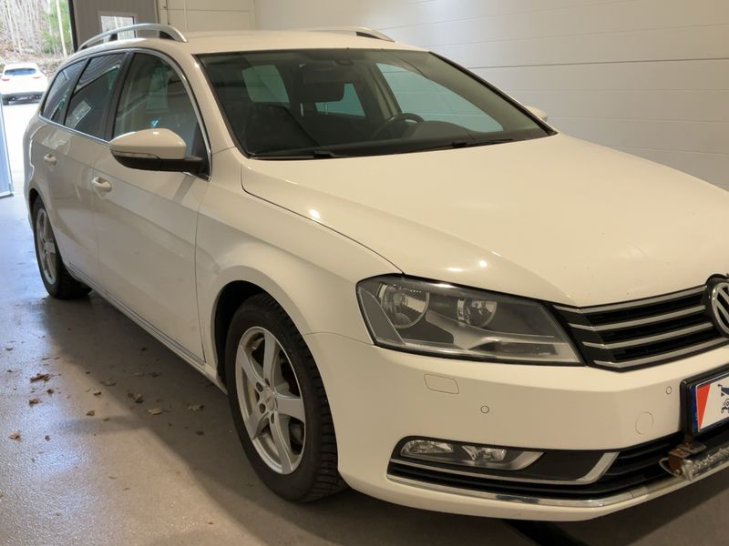 Volkswagen Passat 2.0 TDI Comfortline 4Motion BlueMotion Tech 2014 – снимка 12