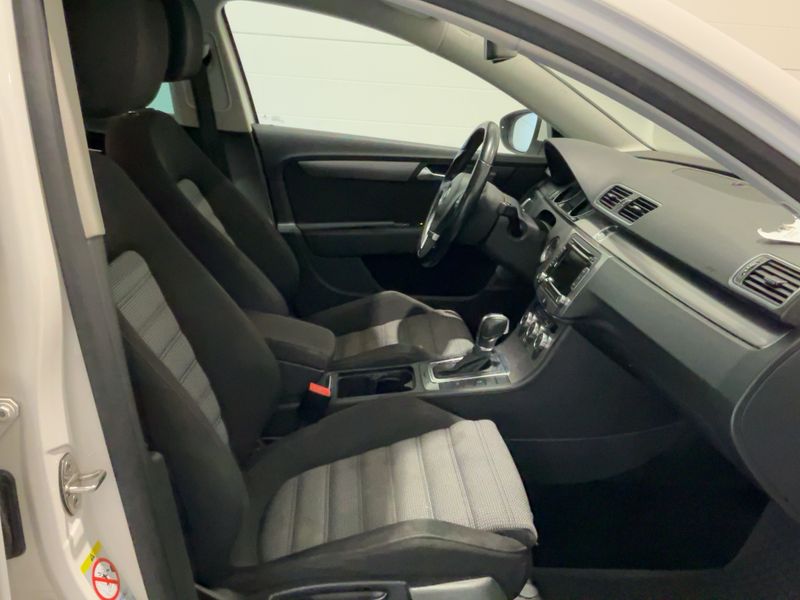 Volkswagen Passat 2.0 TDI Comfortline 4Motion BlueMotion Tech 2014 – снимка 17