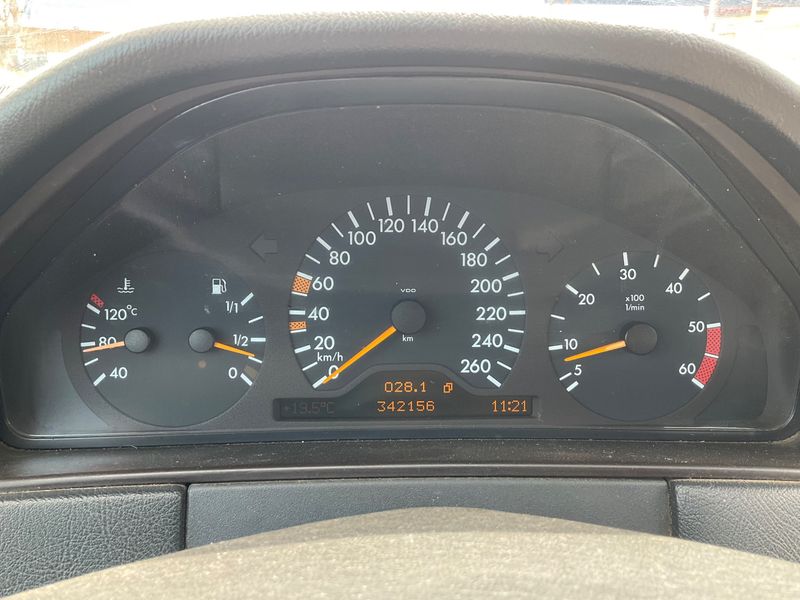Mercedes-Benz E-Klasse E 250 Turbodiesel Avantgarde 1999 – снимка 4