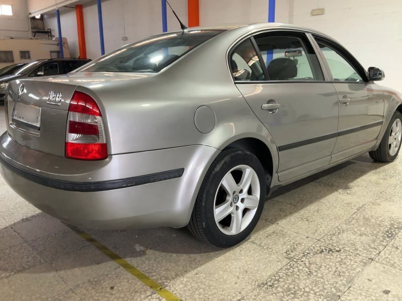Skoda Superb 1.9 TDI Collection 2007 – снимка 8