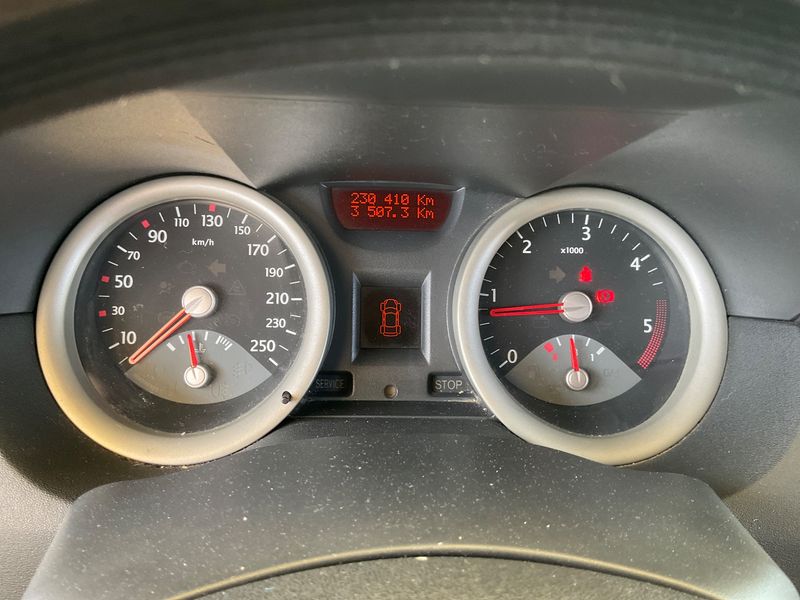Renault Megane 1.9 dCi Dynamique Confort 2004 – снимка 4