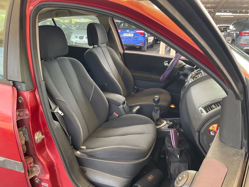 Renault Megane 1.9 dCi Dynamique Confort 2004 – снимка 3