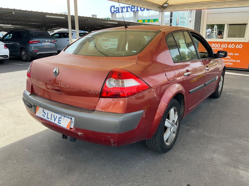 Renault Megane 1.9 dCi Dynamique Confort 2004 – снимка 2
