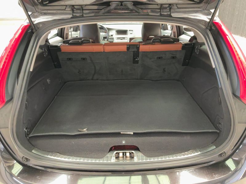 Volvo V60 2.4 T6 Plug-in Hybrid Summum AWD 2015 – снимка 15