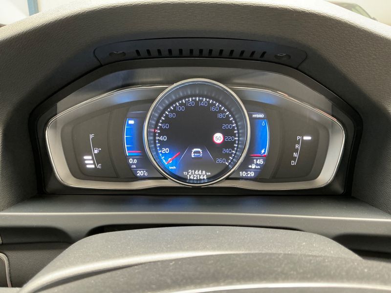 Volvo V60 2.4 T6 Plug-in Hybrid Summum AWD 2015 – снимка 18