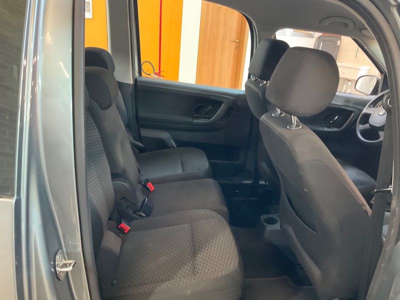 Skoda Roomster 1.2 TSI Style 2011 – снимка 20