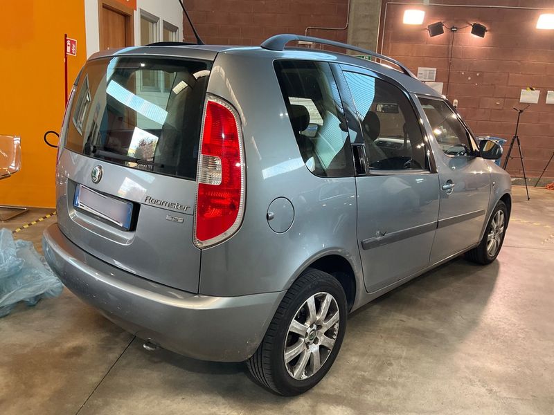 Skoda Roomster 1.2 TSI Style 2011 – снимка 8