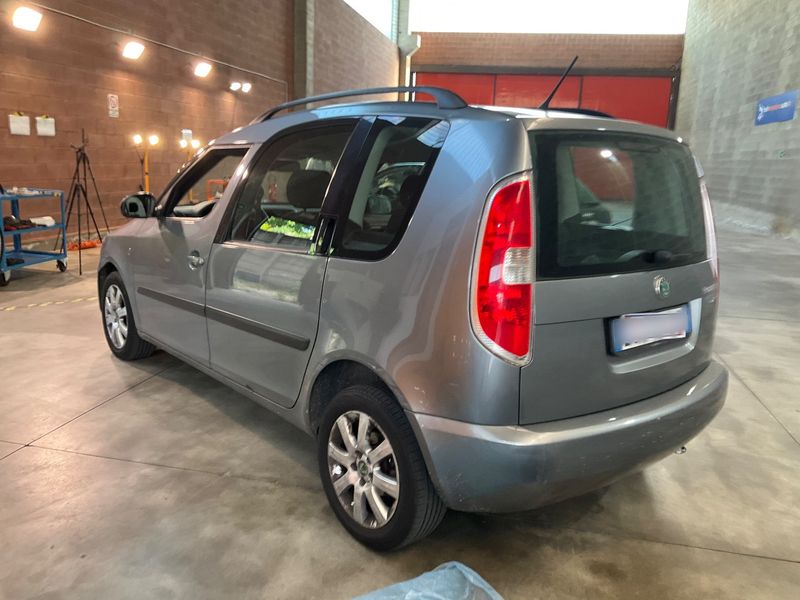 Skoda Roomster 1.2 TSI Style 2011 – снимка 6