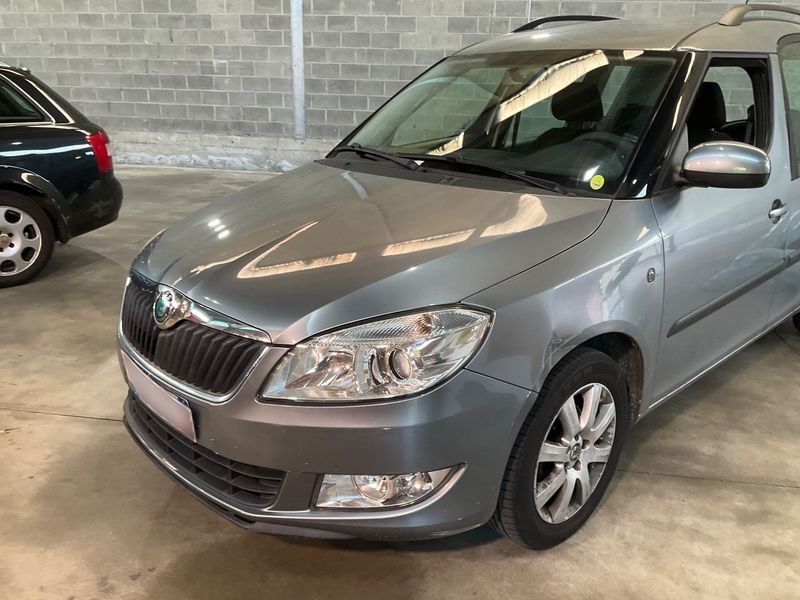 Skoda Roomster 1.2 TSI Style 2011 – снимка 2