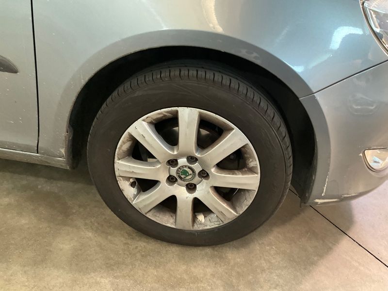 Skoda Roomster 1.2 TSI Style 2011 – снимка 11