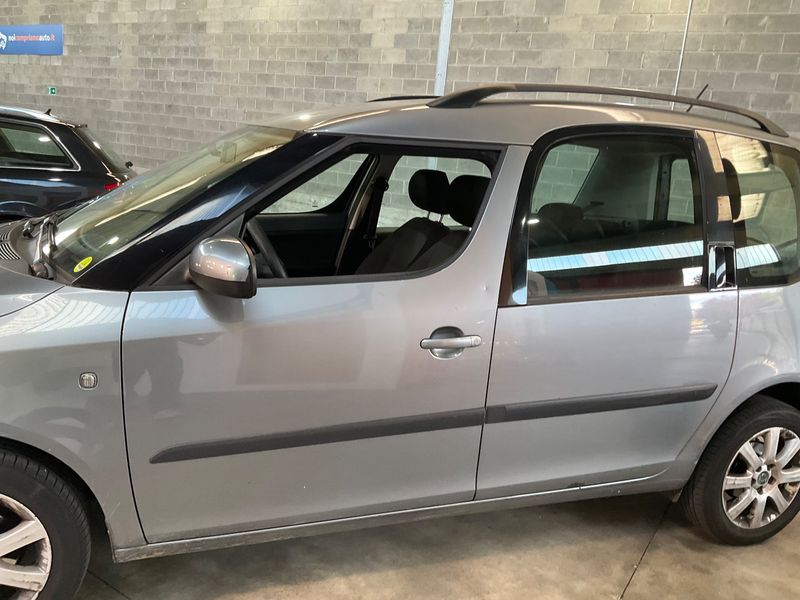 Skoda Roomster 1.2 TSI Style 2011 – снимка 4