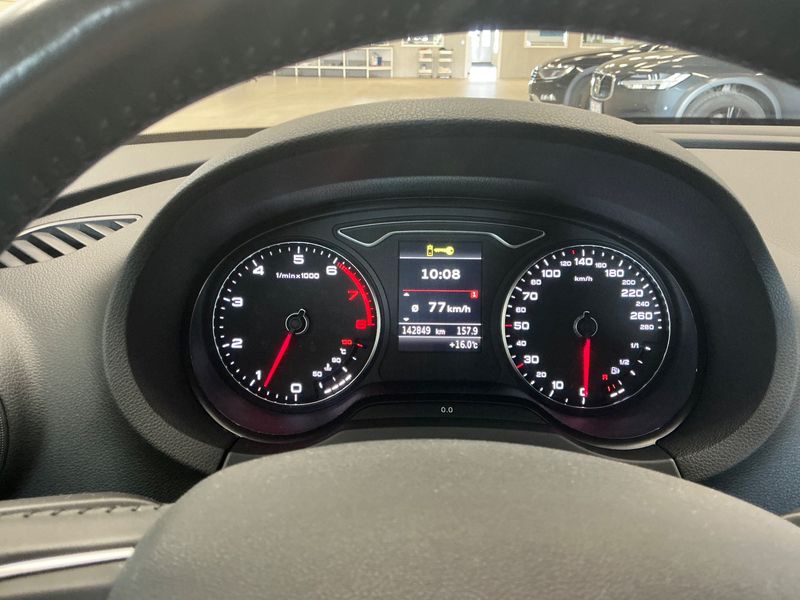 Audi A3 Sportback 1.2 TFSI Attraction 2014 – снимка 19