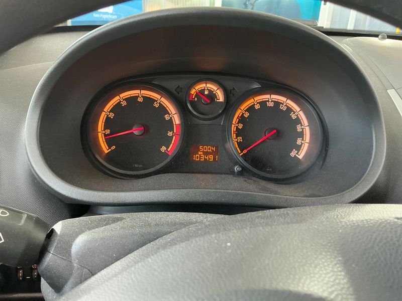Opel Corsa 1.2 Cool&Sound 2011 – снимка 4