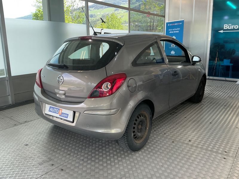 Opel Corsa 1.2 Cool&Sound 2011 – снимка 2