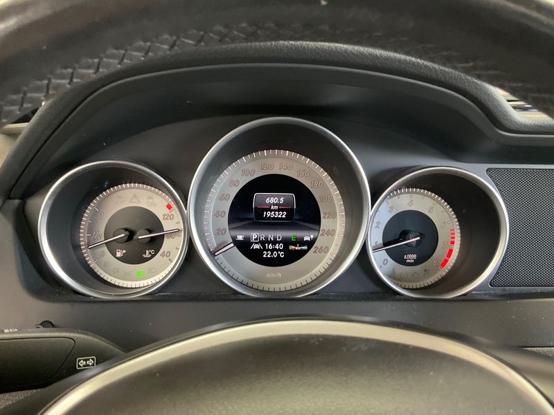 Mercedes-Benz C-Klasse C 250 CGI BlueEfficiency 2013 – снимка 19