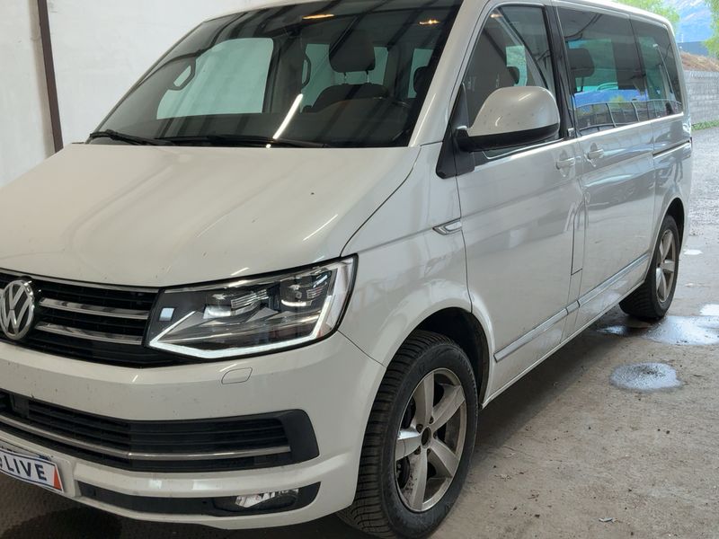 Volkswagen T6 Multivan 2.0 TDI Multivan Generation Six 4Motion 2015 – снимка 2