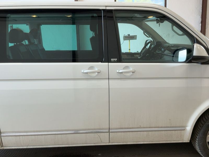 Volkswagen T6 Multivan 2.0 TDI Multivan Generation Six 4Motion 2015 – снимка 10