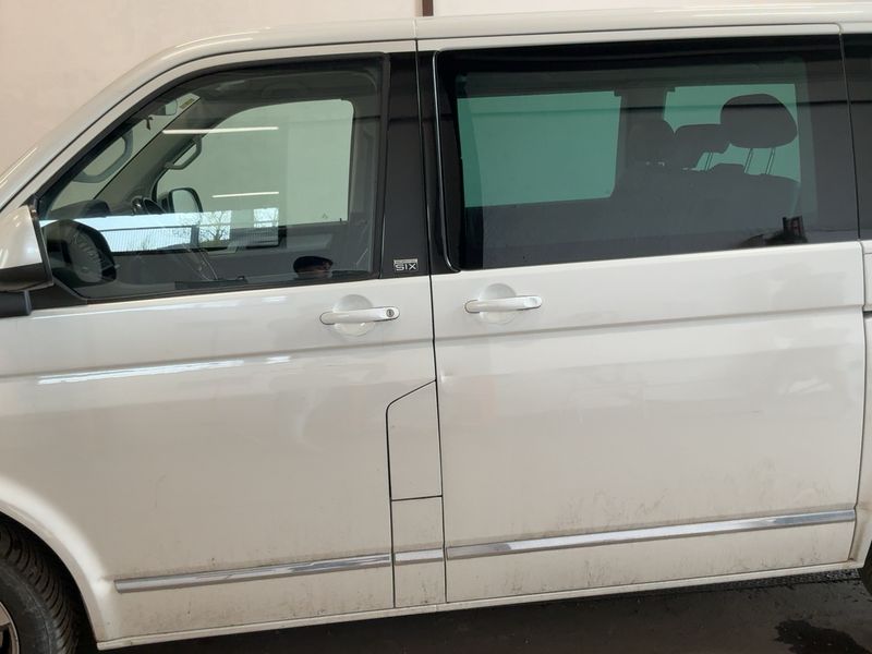 Volkswagen T6 Multivan 2.0 TDI Multivan Generation Six 4Motion 2015 – снимка 4