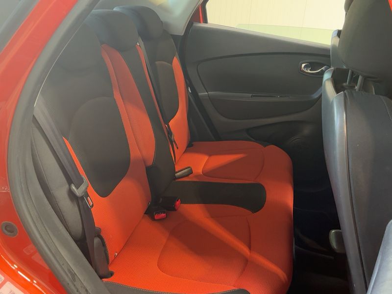 Renault Captur 1.2 TCe Zen 2013 – снимка 19