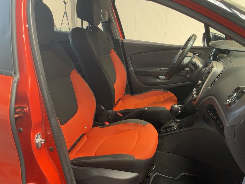 Renault Captur 1.2 TCe Zen 2013 – снимка 16