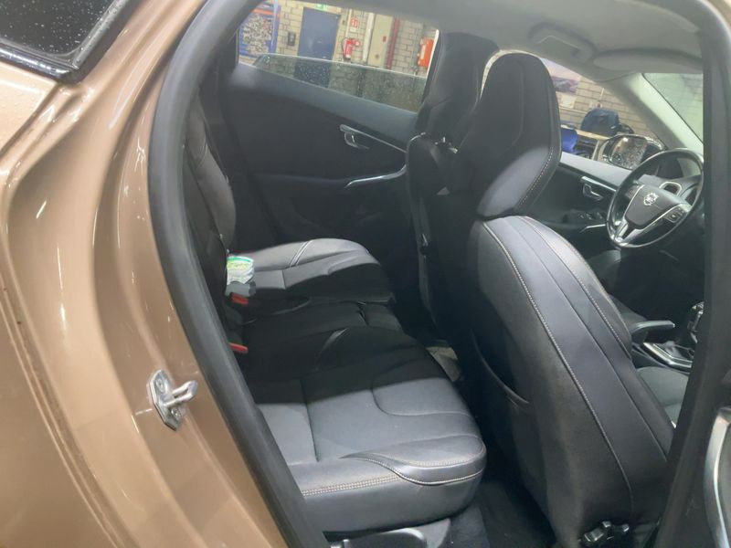 Volvo V40 Cross Country 2.0 D3 You! 2015 – снимка 20