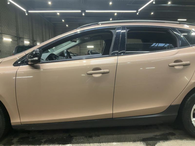 Volvo V40 Cross Country 2.0 D3 You! 2015 – снимка 4