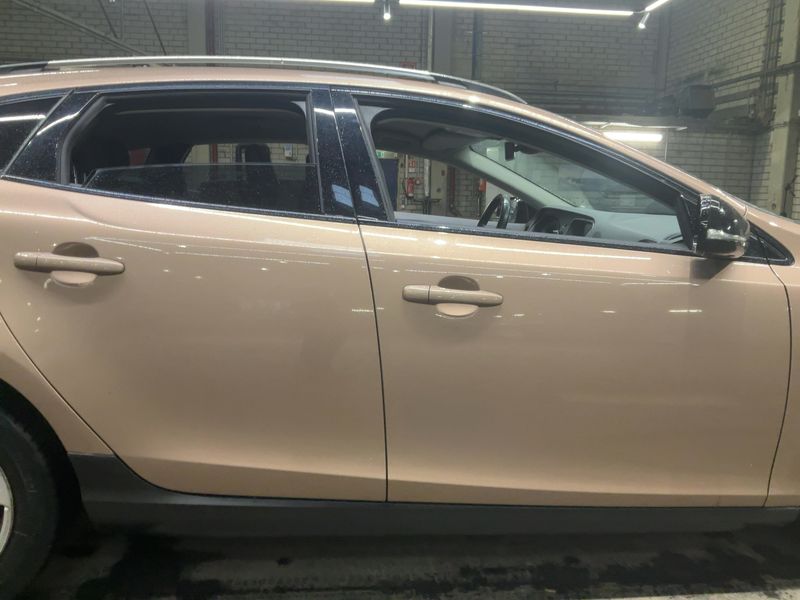 Volvo V40 Cross Country 2.0 D3 You! 2015 – снимка 10
