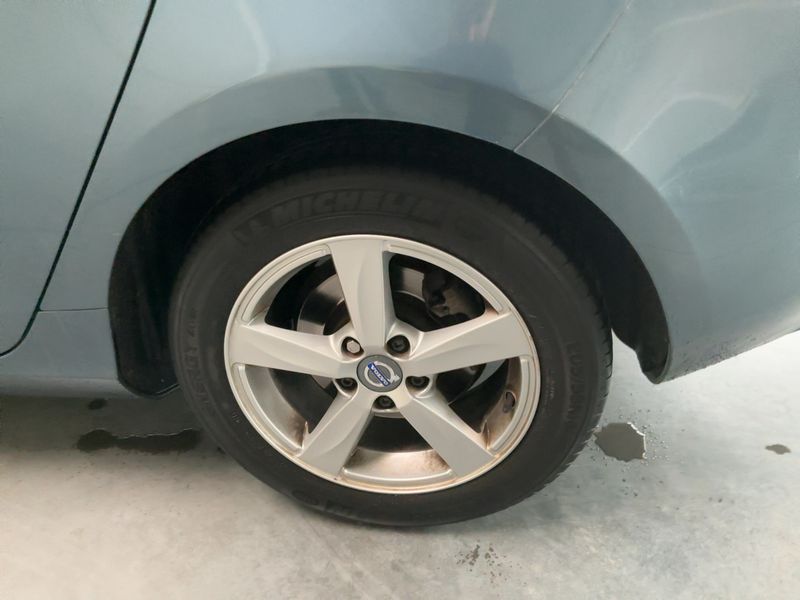 Volvo V40 1.6 D2 Momentum 2014 – снимка 5