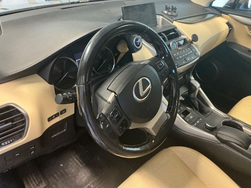 Lexus NX-Serie NX 300h E-Four Executive 2016 – снимка 26