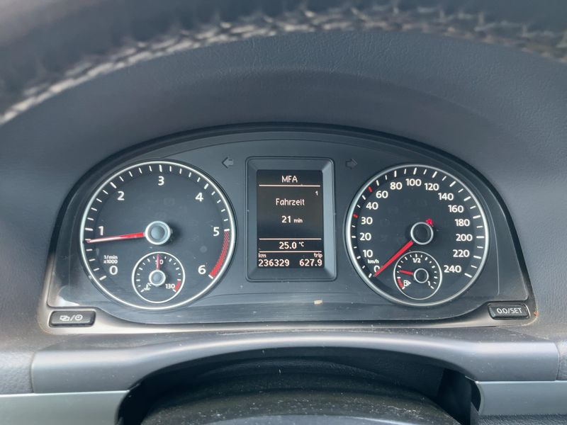 Volkswagen Touran 1.6 TDI Trendline BlueMotion Tech 2013 – снимка 21