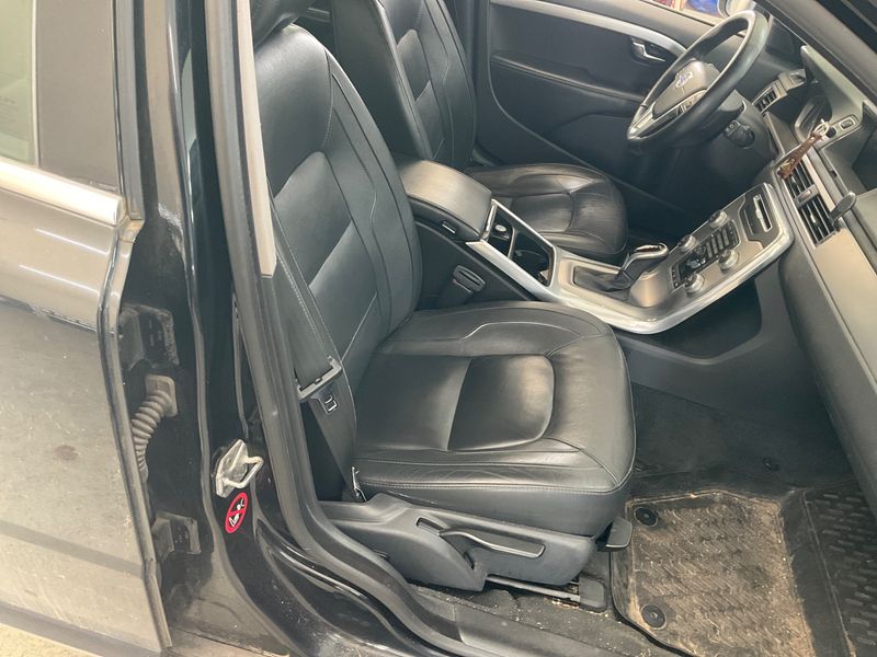 Volvo V70 2.0 T5 Momentum 2015 – снимка 36