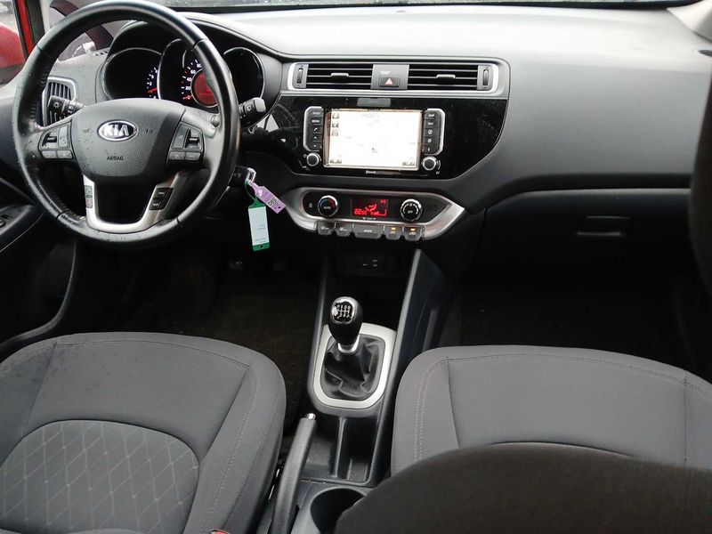 Kia Rio 1.1 CRDi Attract 2016 – снимка 11