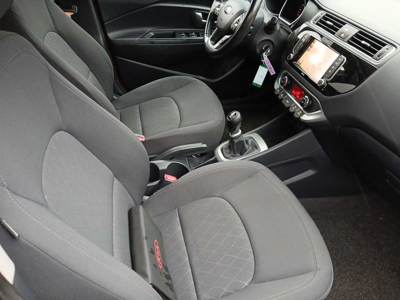 Kia Rio 1.1 CRDi Attract 2016 – снимка 10