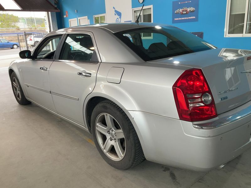 Chrysler 300 C 3.0 CRD 2010 – снимка 6