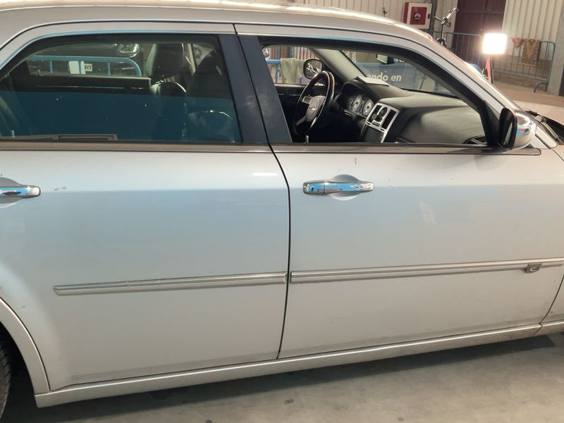 Chrysler 300 C 3.0 CRD 2010 – снимка 10
