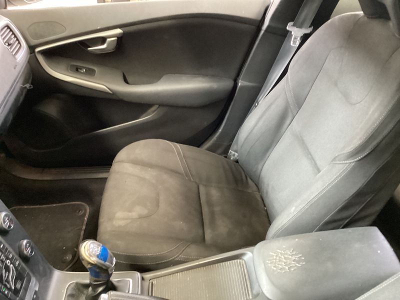 Volvo V40 1.6 D2 Kinetic 2013 – снимка 28