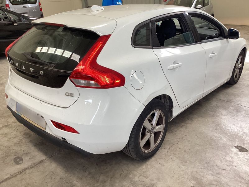 Volvo V40 1.6 D2 Kinetic 2013 – снимка 8