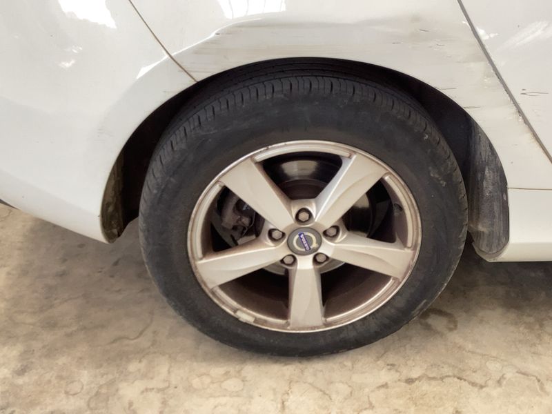 Volvo V40 1.6 D2 Kinetic 2013 – снимка 9