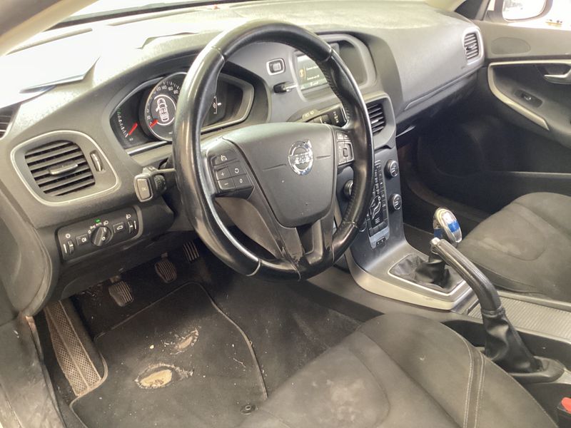 Volvo V40 1.6 D2 Kinetic 2013 – снимка 24