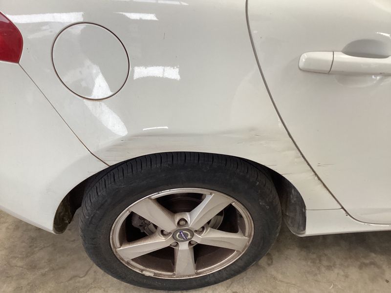 Volvo V40 1.6 D2 Kinetic 2013 – снимка 22