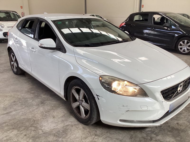 Volvo V40 1.6 D2 Kinetic 2013 – снимка 12