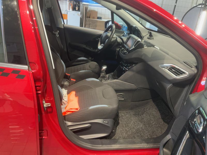Peugeot 208 1.6 Allure 2013 – снимка 16